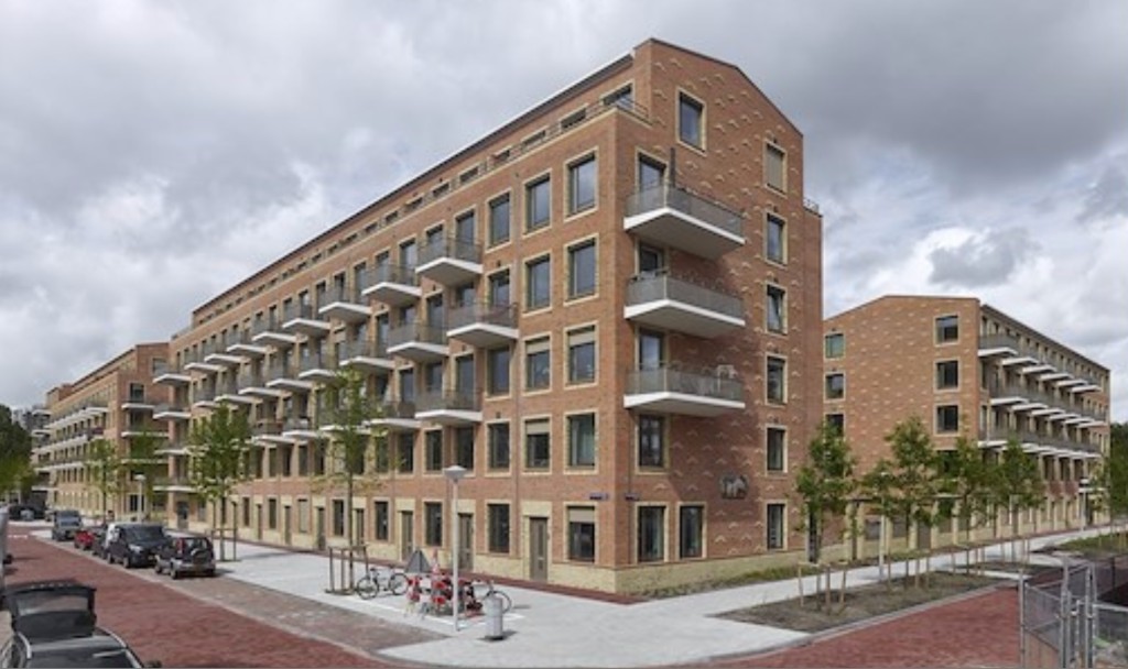 Buurgebouw met ongeveer hetzelfde aangezicht